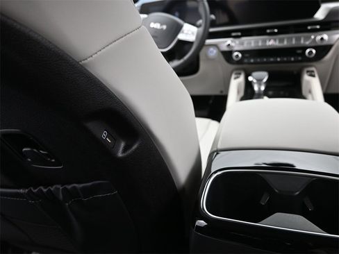 New 2025 Kia Telluride S image 14