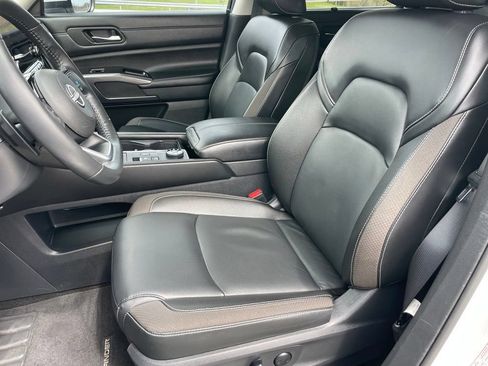 Certified 2024 Nissan Pathfinder SL AWD/4WD image 7