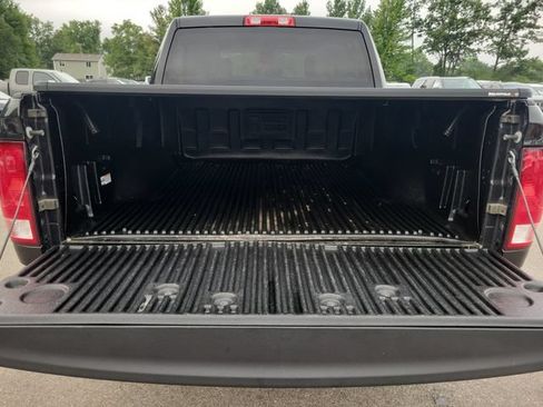 Used 2017 RAM 1500 Express w/ Black Ram 1500 Express Group AWD/4WD image 26