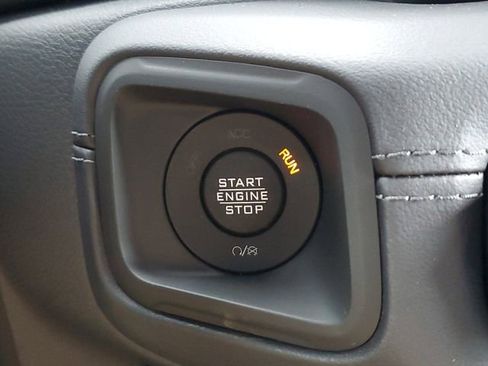 New 2025 Jeep Gladiator Mojave image 40