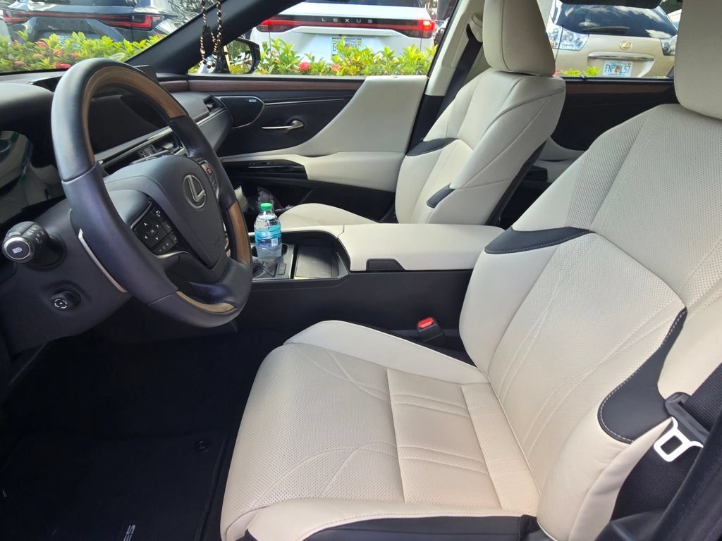 Used 2025 Lexus ES 350 Ultra Luxury w/ Accessory Package (Z2) FWD image 16