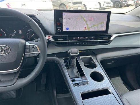 Certified 2026 Toyota Sienna XLE FWD image 19