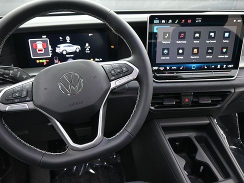 New 2026 Volkswagen Tiguan SE AWD/4WD image 37