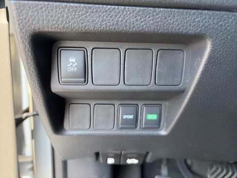 Used 2017 Nissan Rogue S image 16