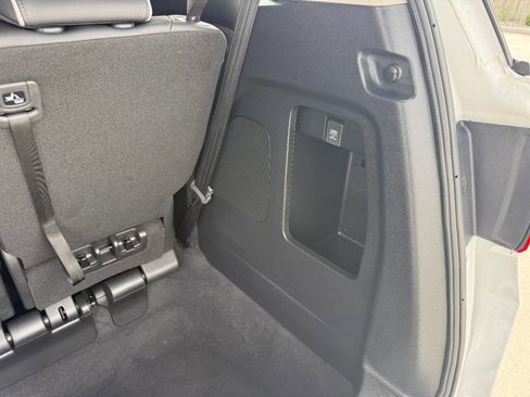 Used 2026 Honda Odyssey Elite image 32