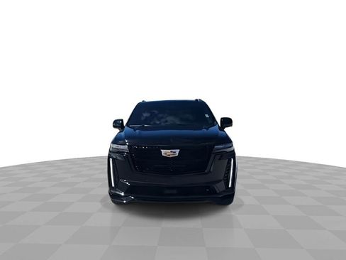 Used 2024 Cadillac Escalade ESV V image 3
