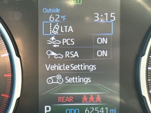 Used 2021 Toyota RAV4 LE image 17