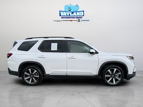 Certified 2023 Honda Pilot Touring image 6