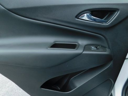 Used 2021 Chevrolet Equinox LT image 23