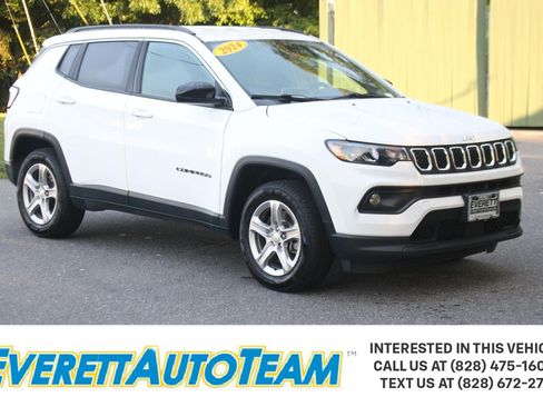 Used 2024 Jeep Compass Latitude AWD/4WD image 1
