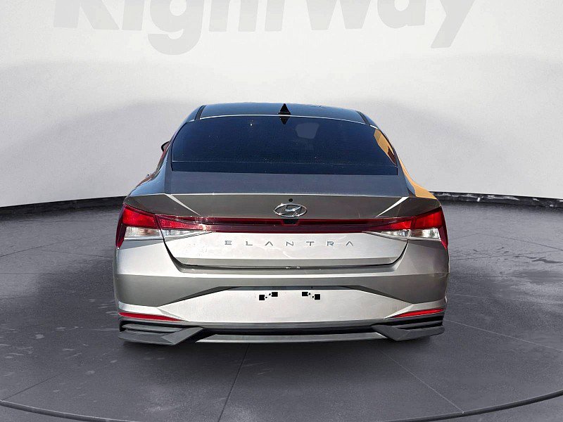 Used 2023 Hyundai Elantra SEL FWD image 4