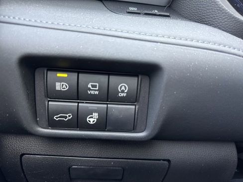 Used 2025 Toyota Highlander Platinum image 22