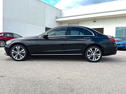 Used 2016 Mercedes-Benz C 300 4MATIC Sedan image 4