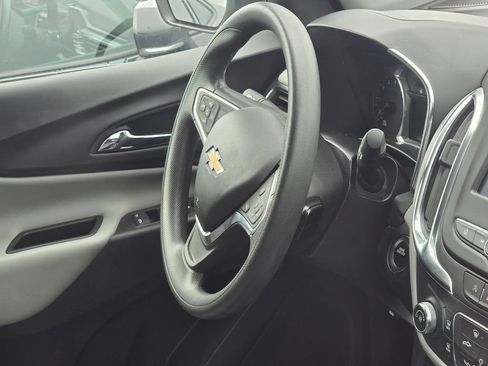 Used 2022 Chevrolet Equinox LT FWD image 15