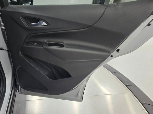 Used 2018 Chevrolet Equinox LT image 34