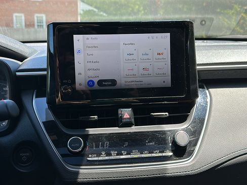 Used 2024 Toyota Corolla Cross AWD Hybrid w/ Moonroof Package image 19