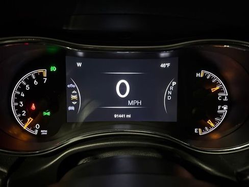Used 2019 Jeep Grand Cherokee Altitude AWD/4WD image 16