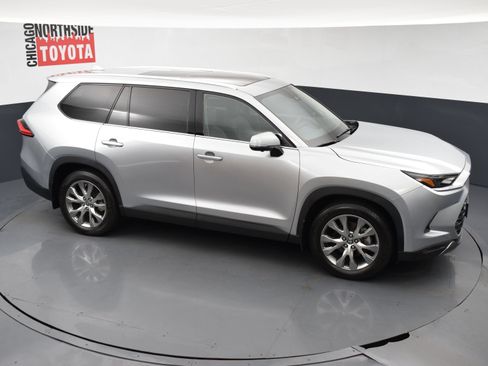 Used 2024 Toyota Grand Highlander AWD Hybrid image 32