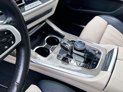 Used 2021 BMW X7 M50i AWD/4WD image 17