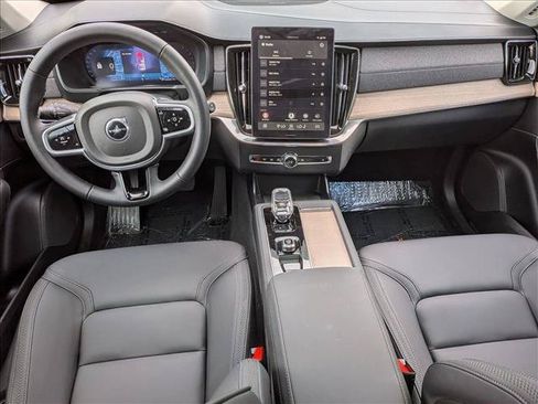 Certified 2026 Volvo XC90 B5 Plus w/ Protection Package AWD/4WD image 18