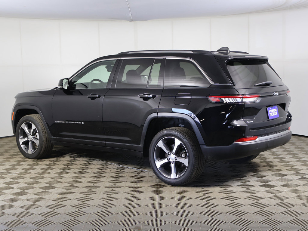 Used 2023 Jeep Grand Cherokee Limited AWD/4WD image 11