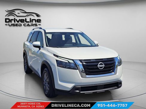 Used 2024 Nissan Pathfinder SV FWD image 9