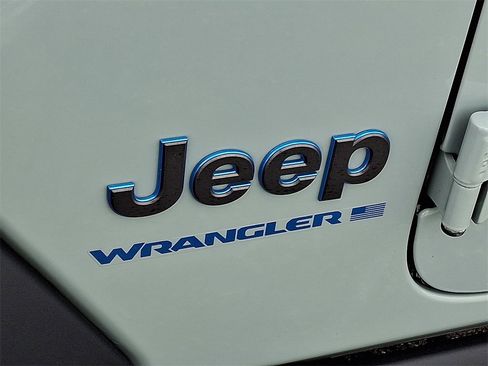 Used 2023 Jeep Wrangler Unlimited w/ Cold Weather Group image 31
