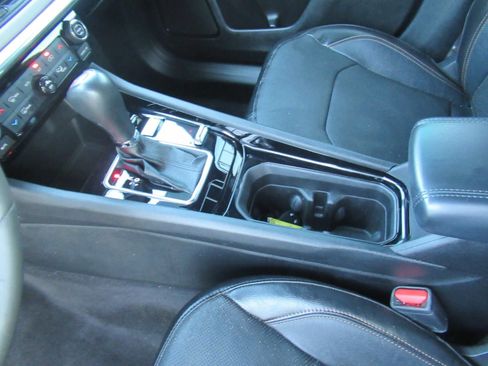 Used 2023 Jeep Compass Limited w/ Elite Group AWD/4WD image 17