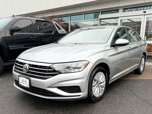 Used 2019 Volkswagen Jetta S w/ Driver Assistance Package FWD image 3
