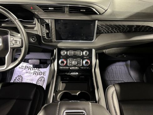 Used 2023 GMC Yukon XL Denali image 36