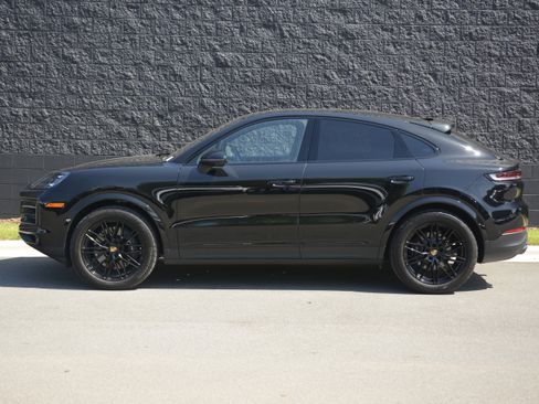 Certified 2024 Porsche Cayenne GTS AWD/4WD image 2