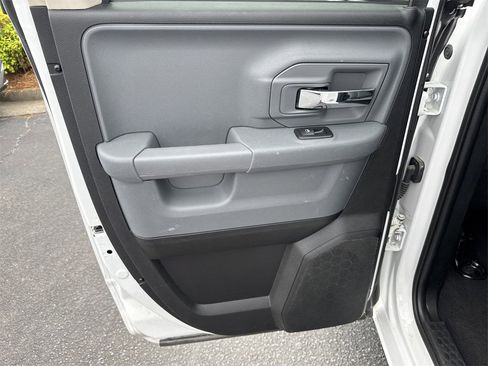 Used 2024 RAM 1500 Classic SLT image 21