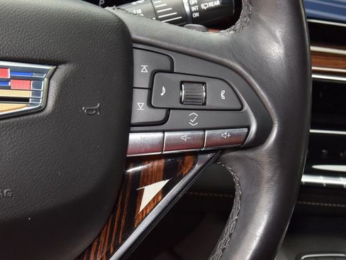 Used 2023 Cadillac Escalade Premium Luxury AWD/4WD image 17