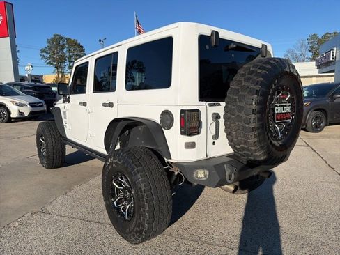 Used 2015 Jeep Wrangler Unlimited Sahara w/ Connectivity Group image 8