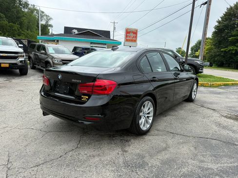 Used 2018 BMW 320i xDrive Sedan AWD/4WD image 5
