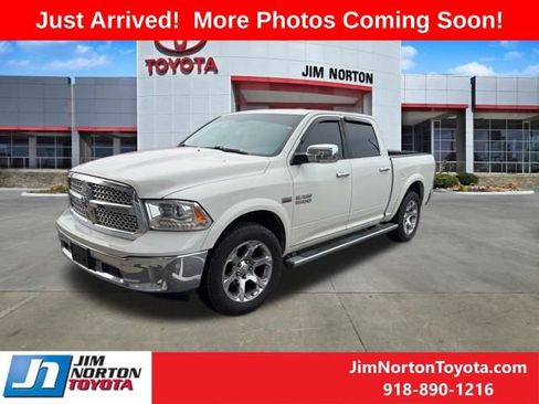 Used 2016 RAM 1500 Laramie w/ Convenience Group AWD/4WD image 2