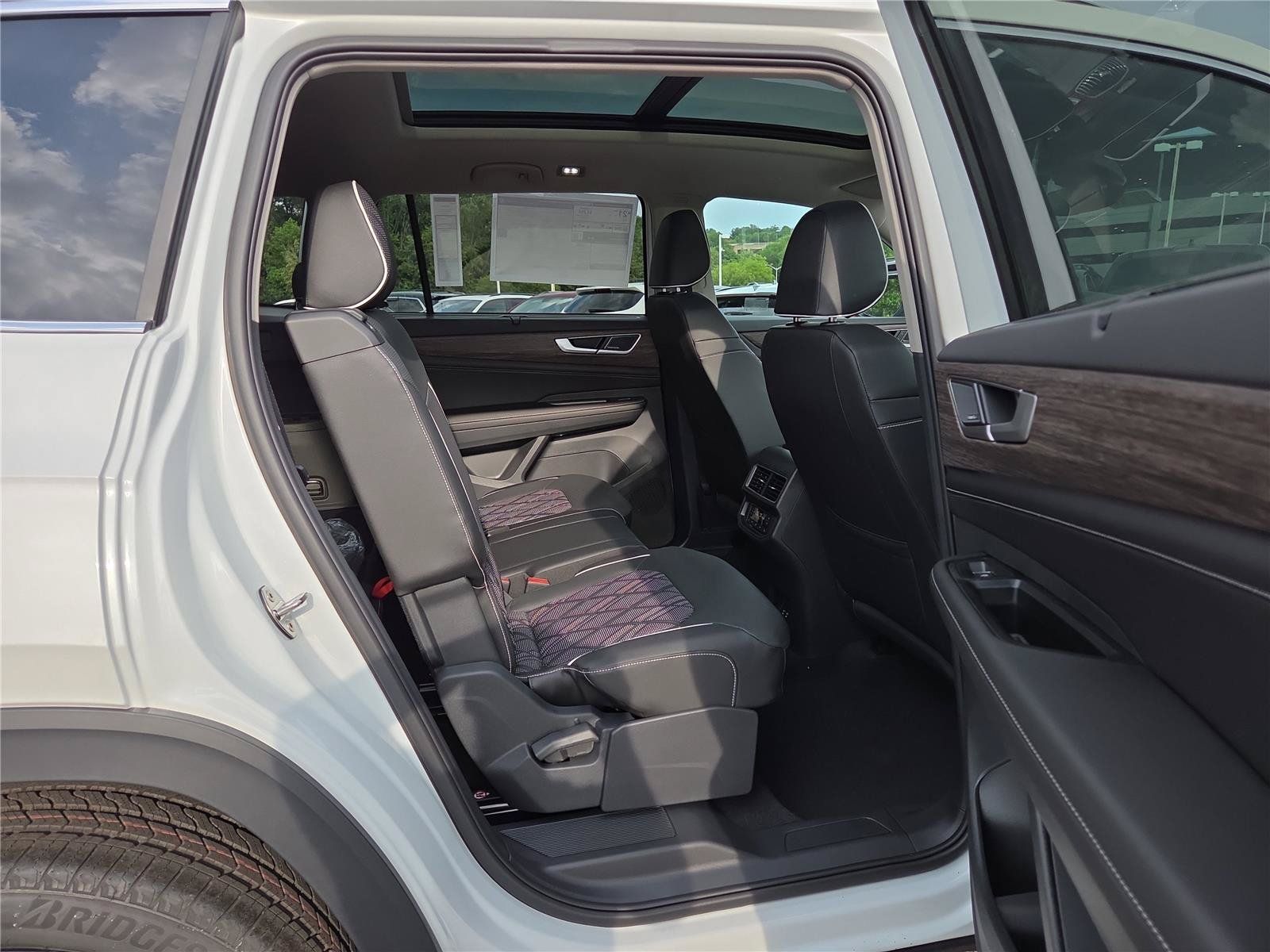 New 2026 Volkswagen Atlas SEL Premium R-Line AWD/4WD image 27