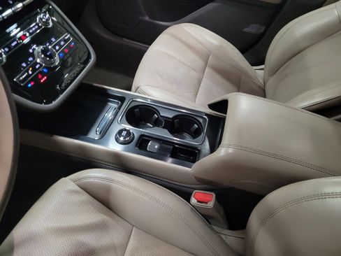 Used 2022 Lincoln Corsair AWD w/ Premium Package image 26