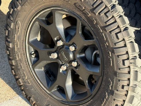 Used 2021 Jeep Wrangler Unlimited Willys image 9