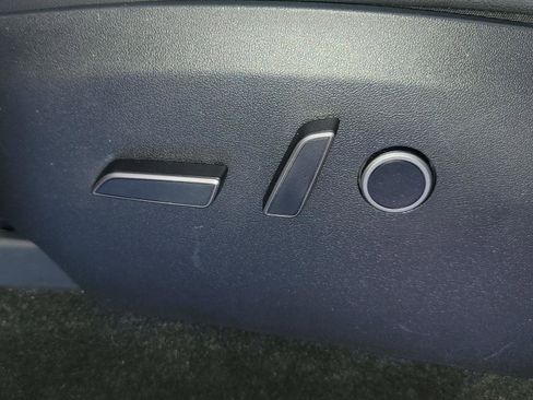 Used 2023 Tesla Model Y Long Range AWD/4WD image 29