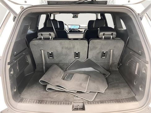 Certified 2025 Buick Enclave Preferred image 9