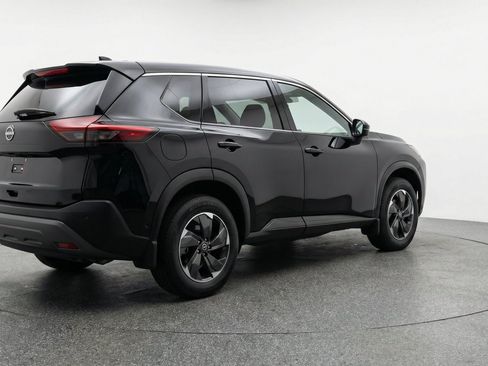 Used 2025 Nissan Rogue SV AWD/4WD image 9