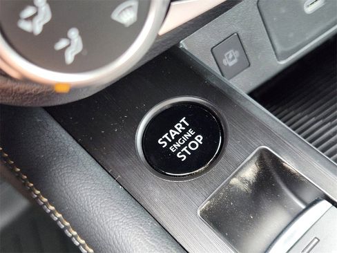 New 2025 Nissan Kicks SV image 16