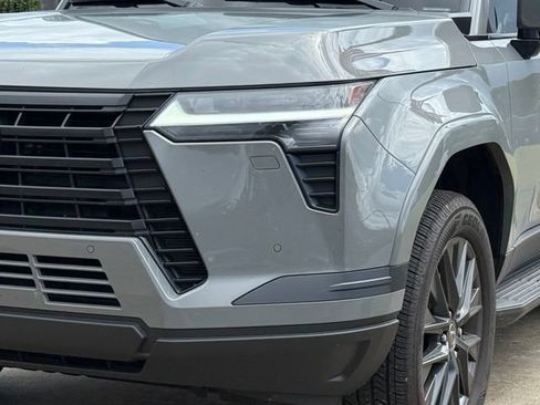 Used 2026 Lexus GX 550 w/ Cold Area Package AWD/4WD image 11