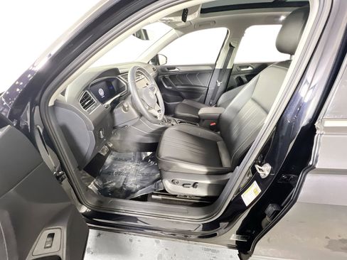 Used 2022 Volkswagen Tiguan SE AWD/4WD image 20