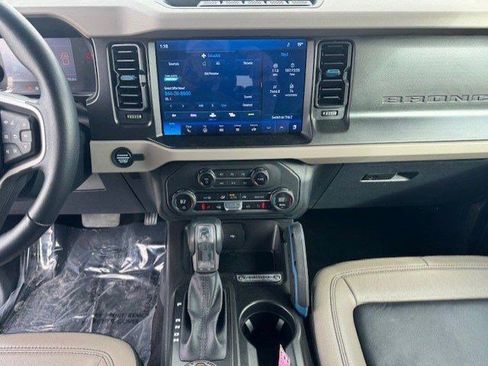 Used 2023 Ford Bronco Wildtrak AWD/4WD image 12