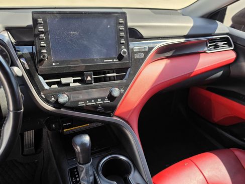 Used 2021 Toyota Camry XSE image 9