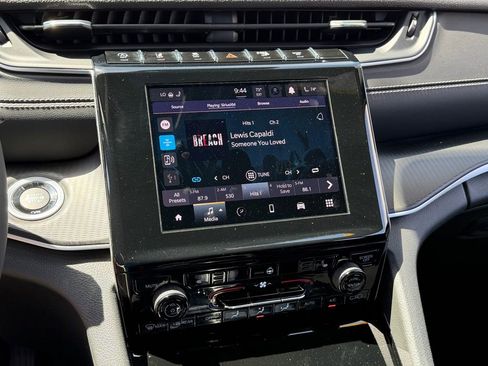 Certified 2023 Jeep Grand Cherokee Altitude AWD/4WD image 17