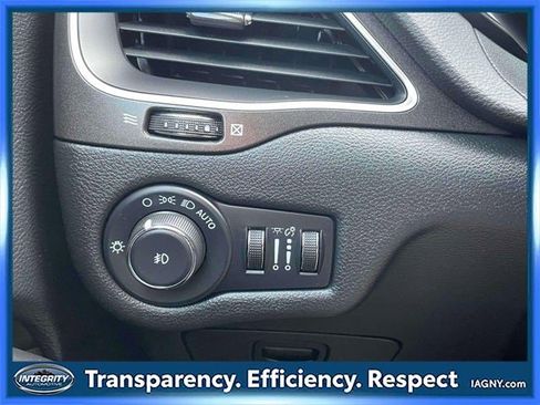 Used 2022 Jeep Cherokee Trailhawk image 20