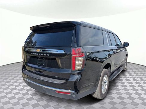 Used 2023 Chevrolet Suburban LT image 4